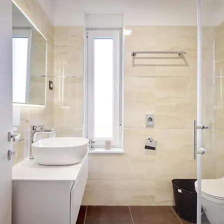 Villa Sunce Mit Beheiztem Pool In Pula,istrien Pula