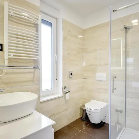 Villa Sunce Mit Beheiztem Pool In Pula,istrien