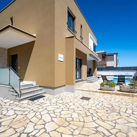 Sunce Mit Beheiztem Pool In Pula,istrien Villa Pula