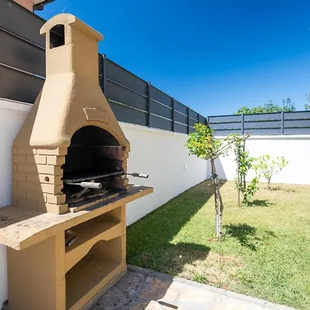 Sunce Mit Beheiztem Pool In Pula,istrien Villa
