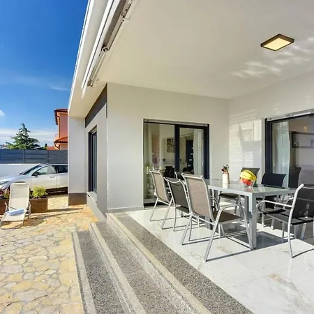 Sunce Mit Beheiztem Pool In Pula,istrien Villa