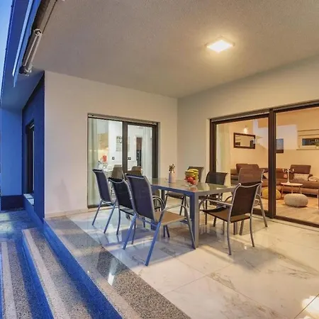 Sunce Mit Beheiztem Pool In Pula,istrien Villa Pula